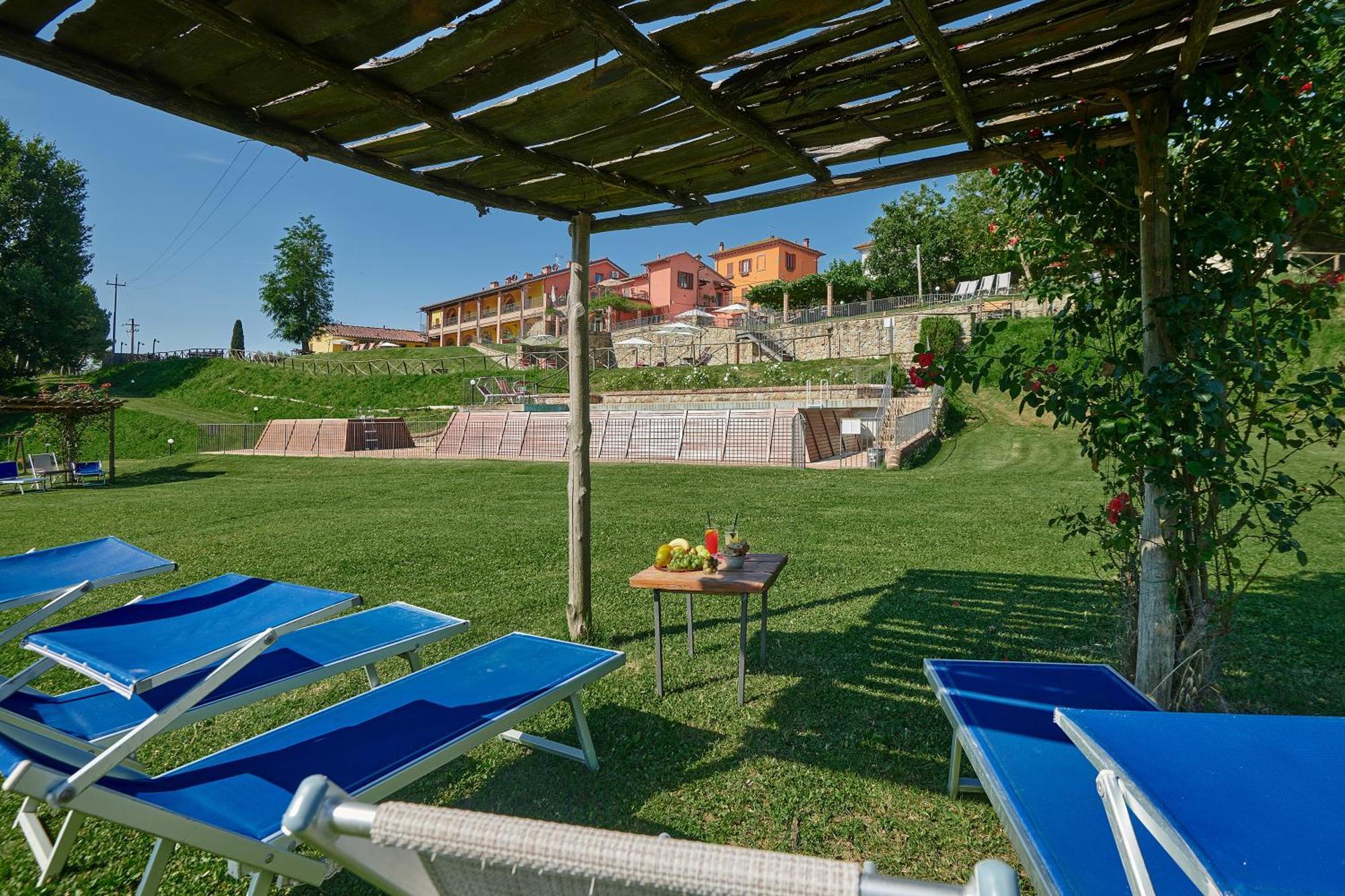 Casa Vacanze Le Fornaci Латерина Экстерьер фото